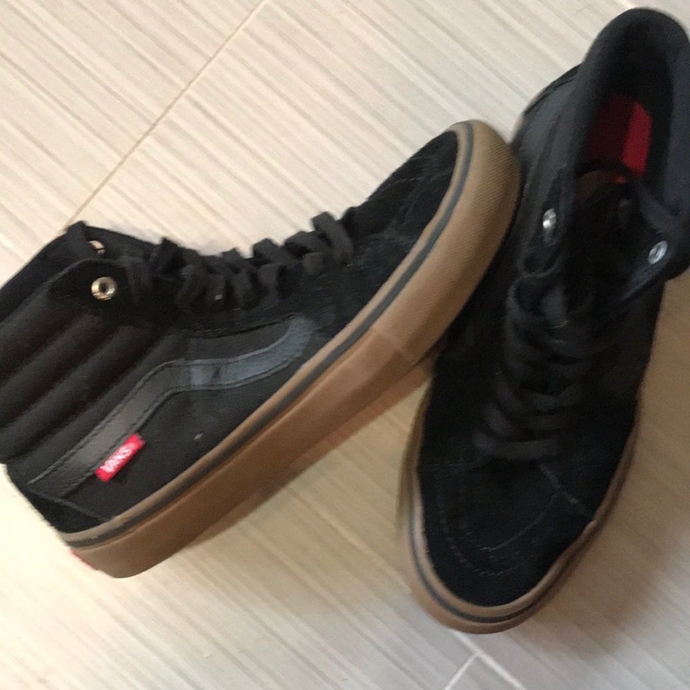 Vans - Picture 2 of 4